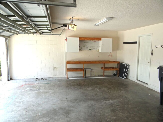 Building Photo - 11112 Wildcat Dr