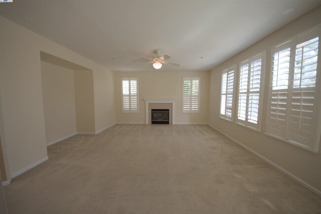 Building Photo - 1612 Marina Way