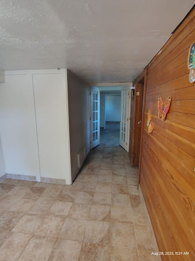 Building Photo - PM-0000