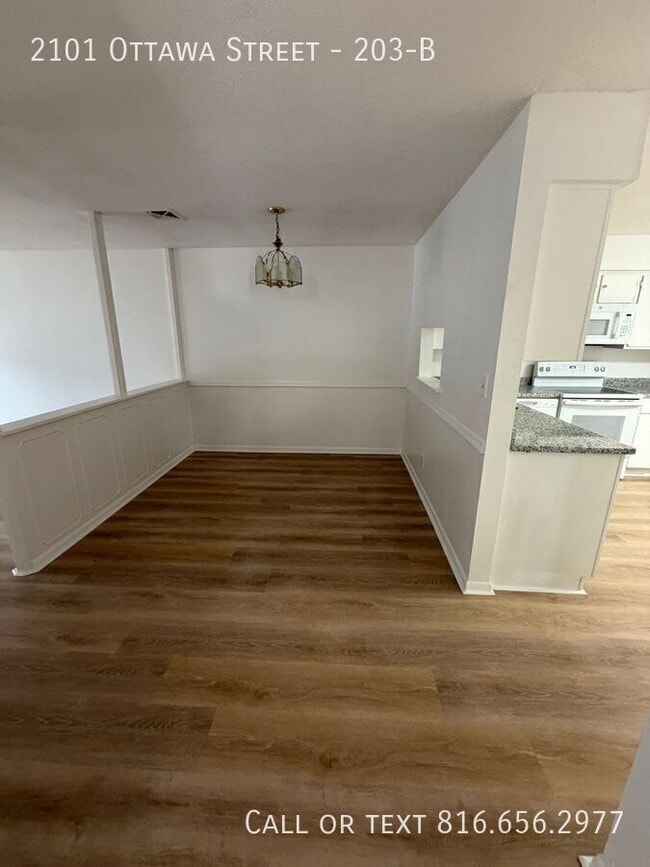 Building Photo - 2101 Ottawa St