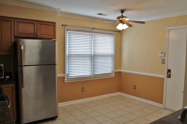 Building Photo - Adorable 3-Bedroom Ranch w/Community Pool,...