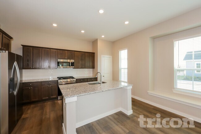 Building Photo - 853 Summer Plum Wy