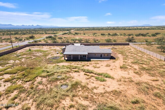 Building Photo - 8373 E Sunwing Ridge Dr