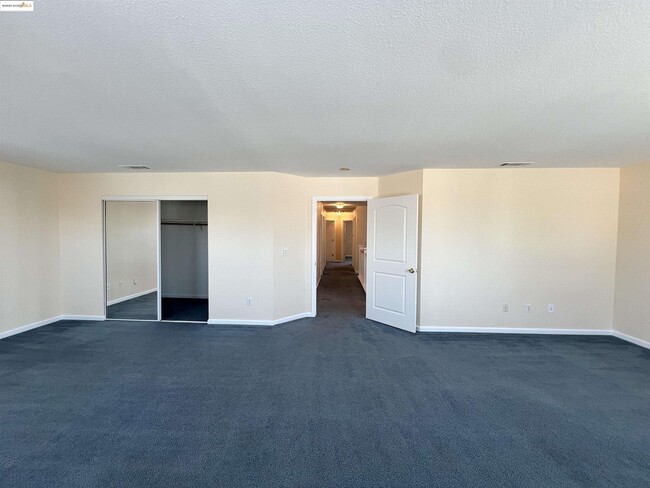 Building Photo - 1371 Brooktrail Dr