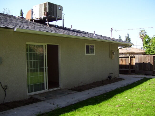 Building Photo - Recently remodeled home offering many upda...