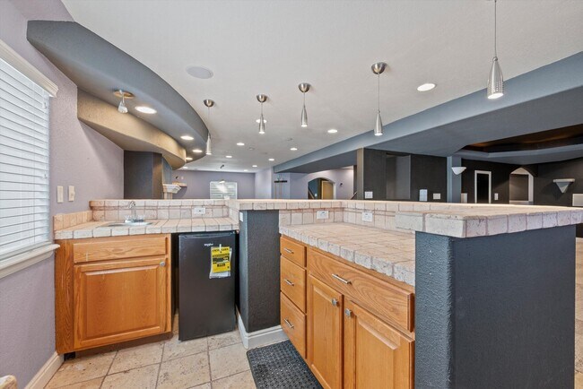 Building Photo - 2258 S Gibralter Way