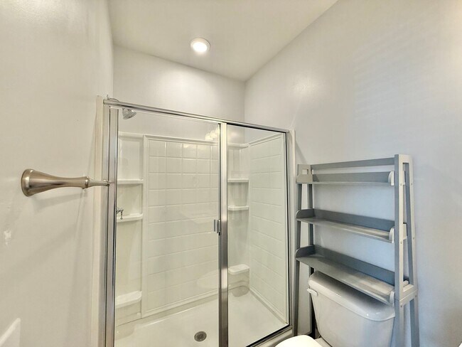 Building Photo - **OFFERING REFUNDABLE APPLICATION FEES & $100 MOVE IN PROMOTION** Modern 3BD, 2.5BA Clayton Townh...