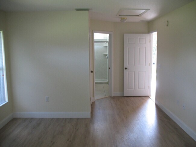 Building Photo - 8055 SW 134 Loop