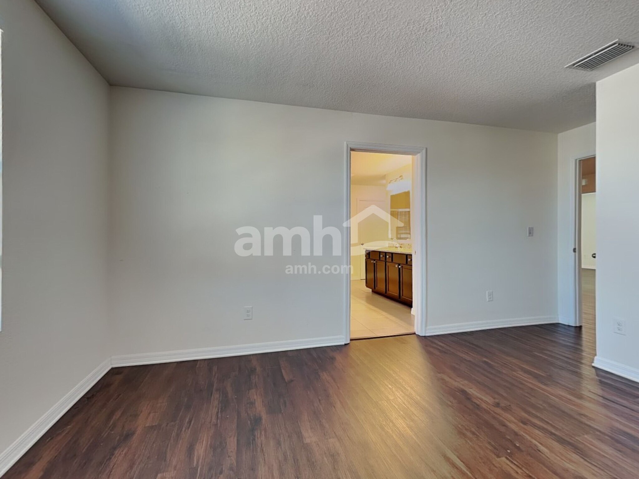 Building Photo - 35900 Jenny Lynne Cir