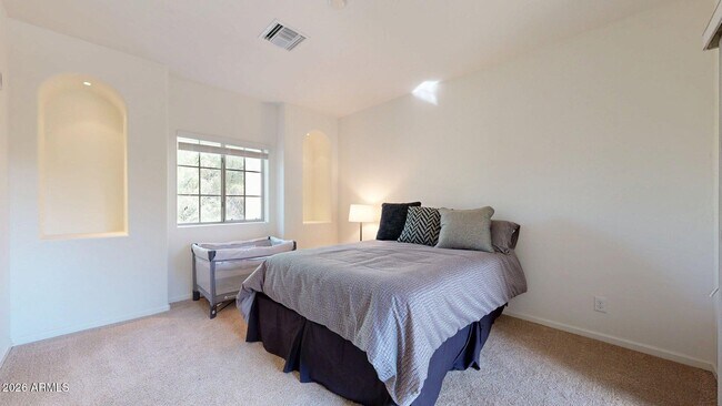 Building Photo - 3935 E Rough Rider Rd