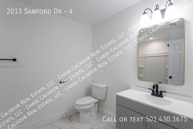 Building Photo - 2013 Sanford Dr