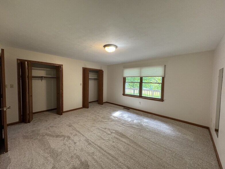 Building Photo - 1025 W Hoppus Rd