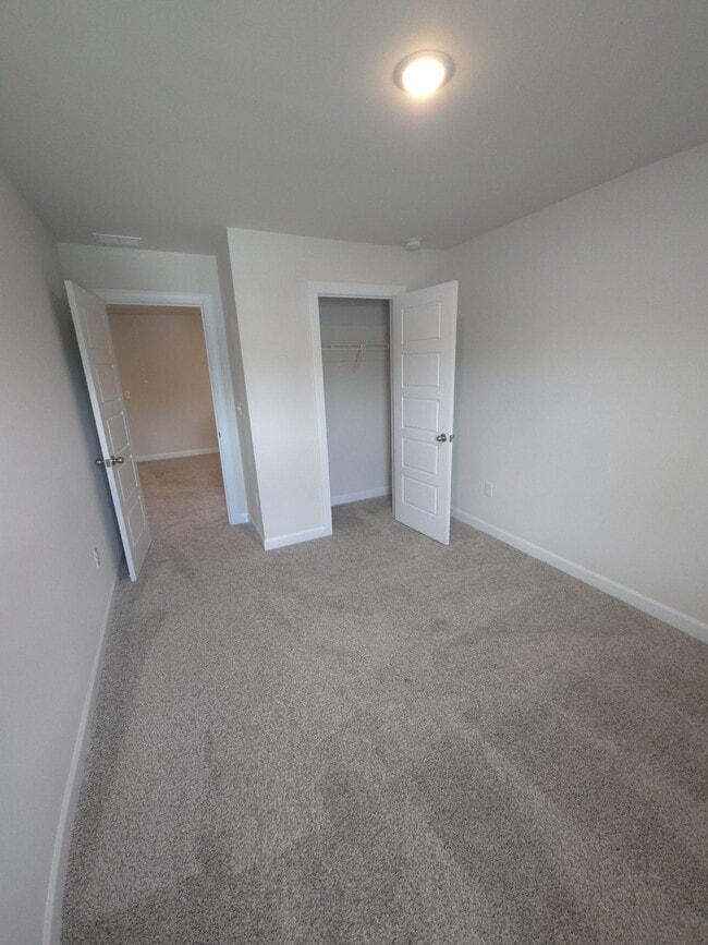 Building Photo - 2 Rockshire Trl