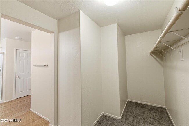 Building Photo - 7119 W Golden Ln
