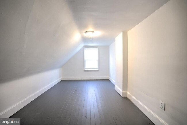 Building Photo - 143 Greenwood Ave