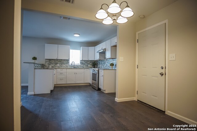 Building Photo - 303 Victor St