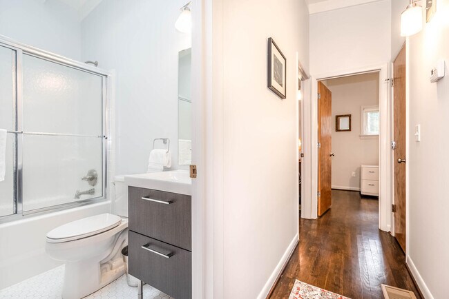 Building Photo - 1134 Baker Ln