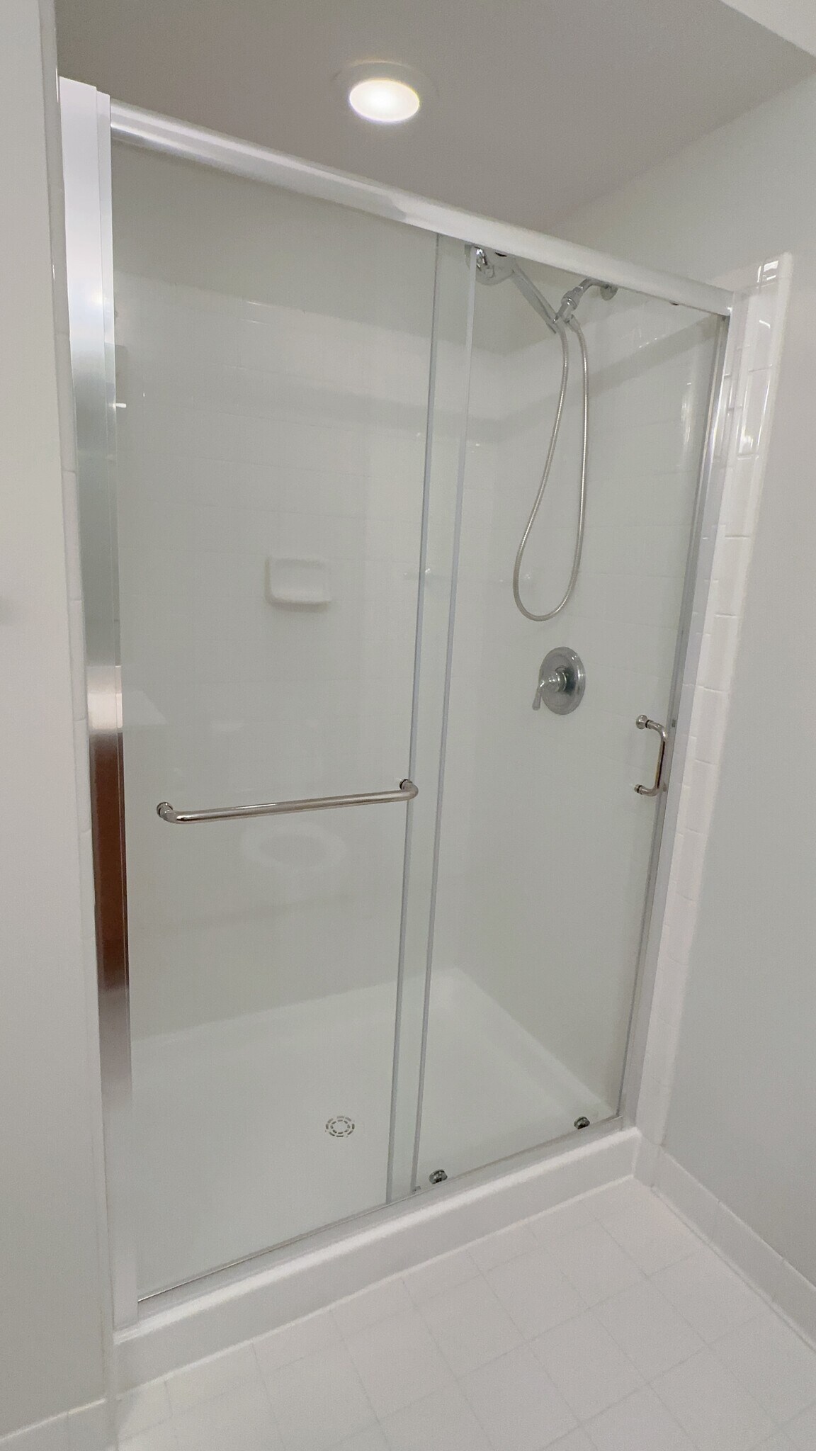 Master Shower - 432 Glencrest Pl