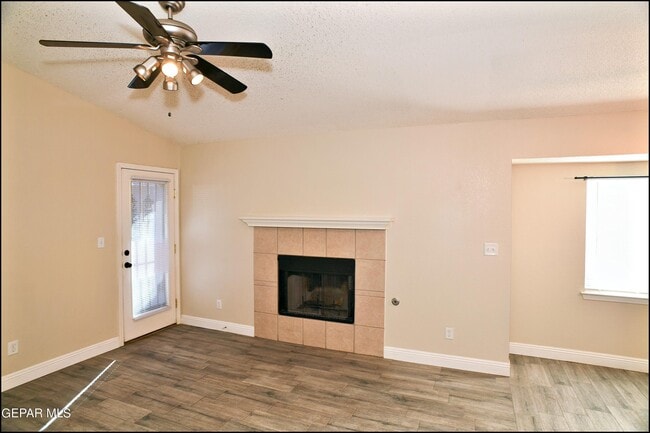 Building Photo - 3020 Tierra Mina Dr