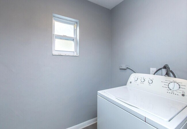 Building Photo - Renovated 2-Bedroom with Private Laundry