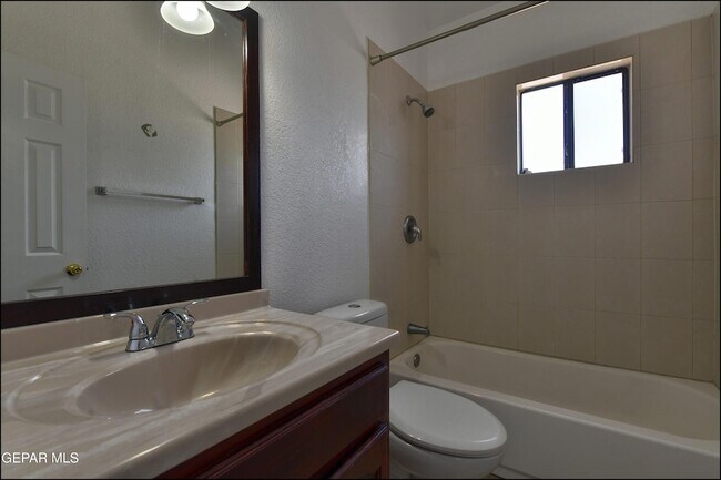 Building Photo - 695 Bluff Canyon Cir