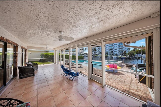 Building Photo - 2752 NE 3rd St