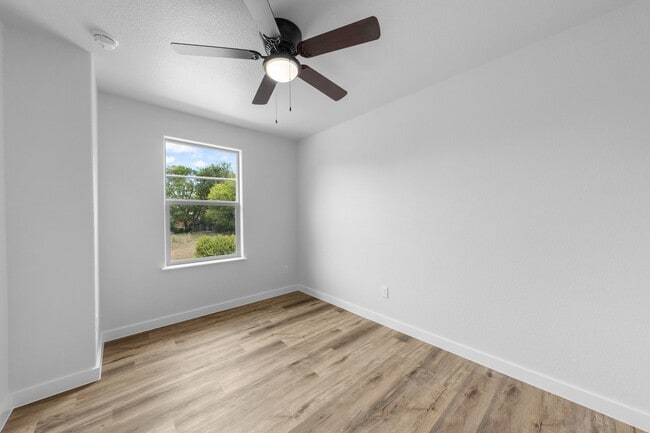 Building Photo - Modern Townhome for Rent – Modern Living at Its Best!