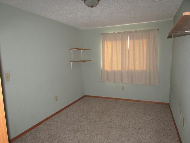 Building Photo - 3 BED | 3 BATH | DOUBLE GARAGE | SOUTH