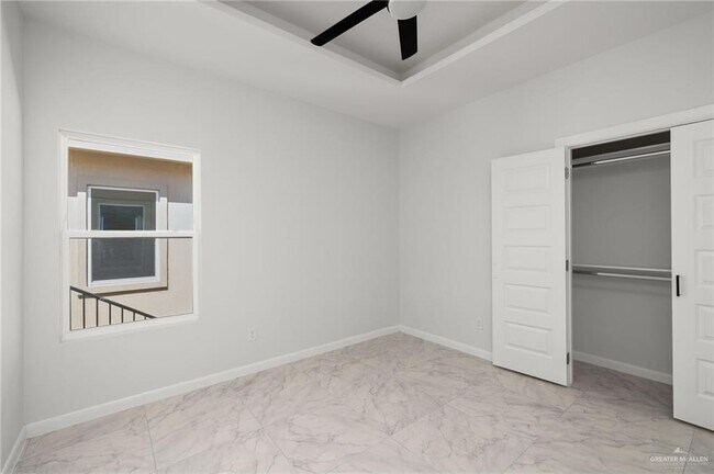 Building Photo - 1509 Pamplona St