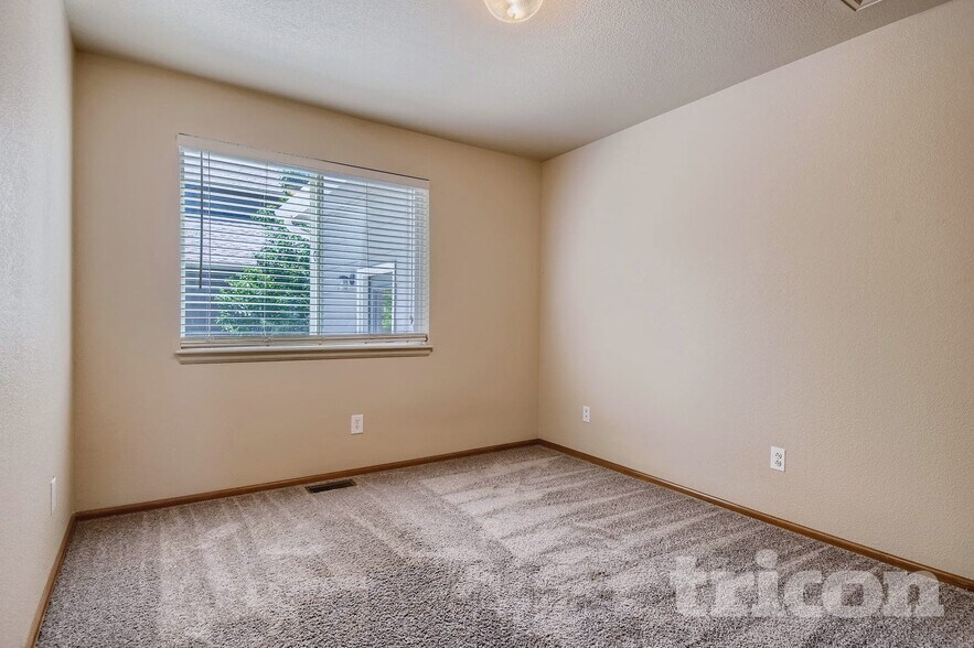 Building Photo - 6305 Clayton St