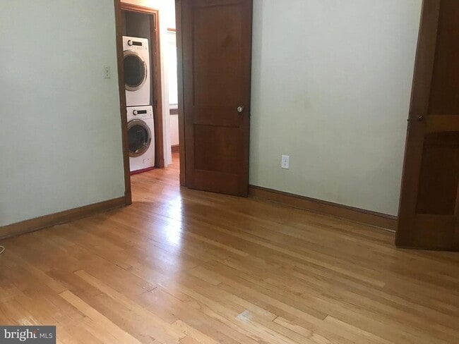 Building Photo - 6008 39th Pl