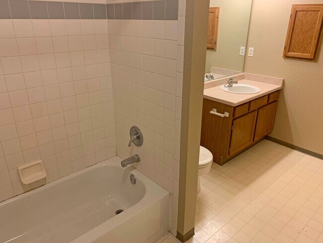 Building Photo - 1225 W Prospect Rd