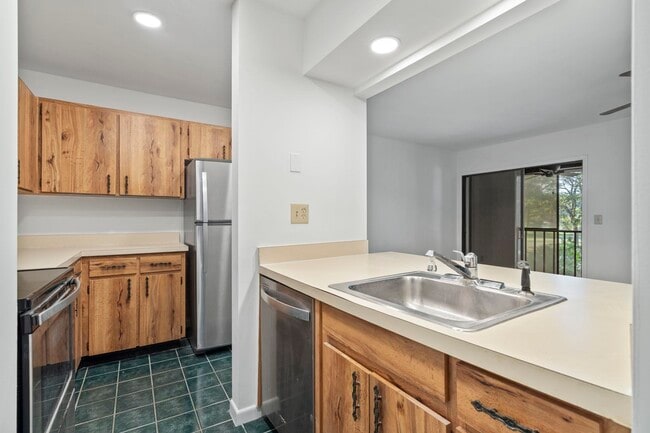 Building Photo - 16 Alcira Ct