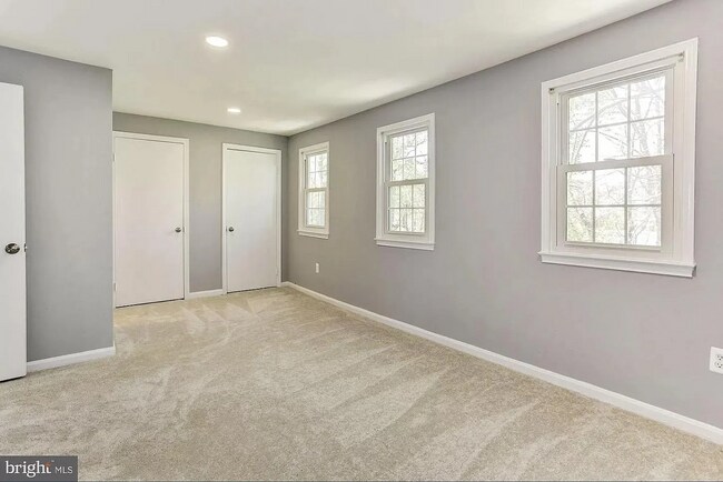 Master Bedroom - 1420 Deerfield Ln