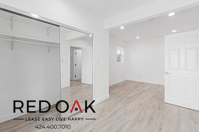 Building Photo - 608 W Hillcrest Blvd