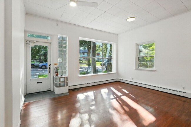 Building Photo - Prime Commercial Space on Minnehaha Avenue!