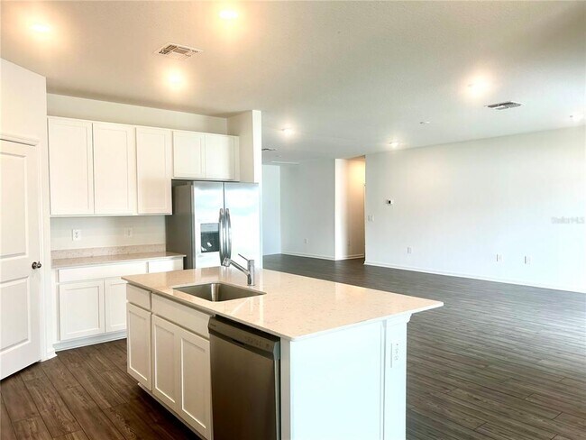 Building Photo - 4611 SW 83rd Lp