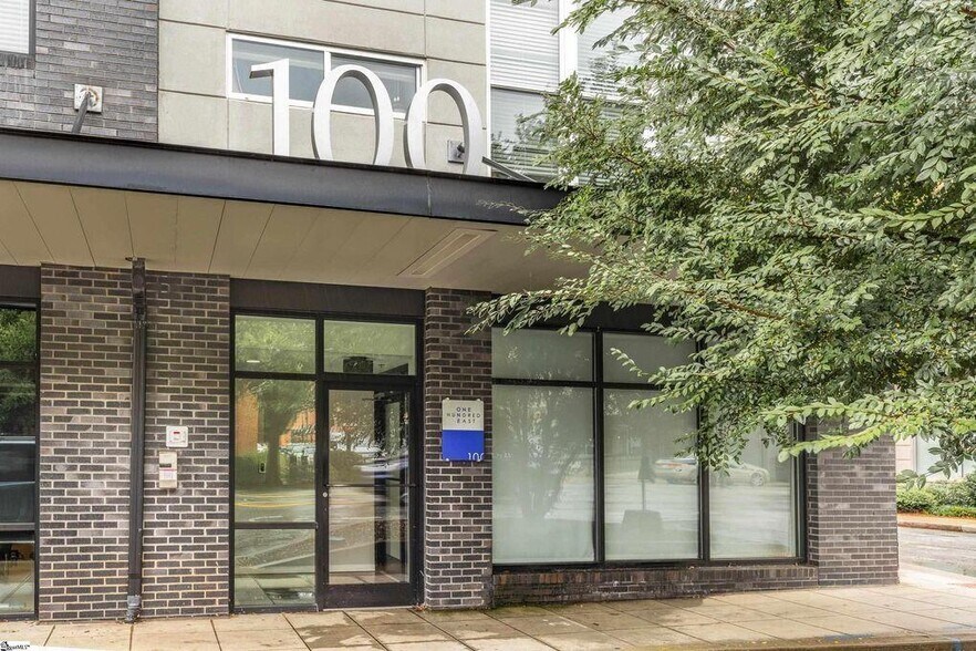 Building Photo - 100 E Washington St