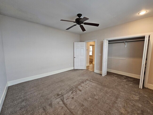 Building Photo - Available now ready for immediate move in