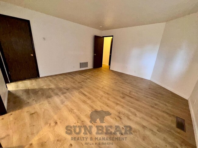 Building Photo - 1033 Tomahawk Trail