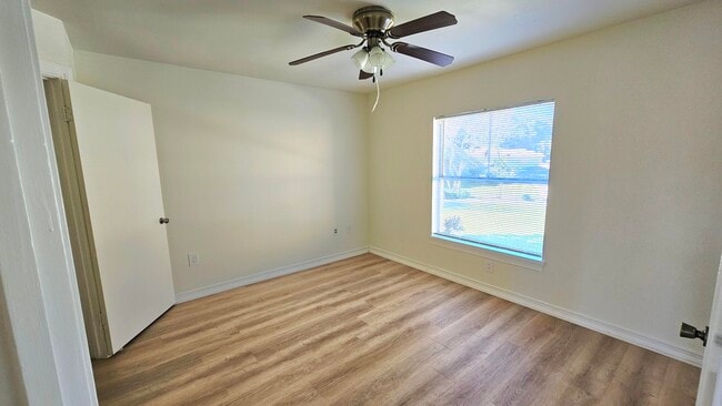 Building Photo - 4823 Via Palm Lakes Via