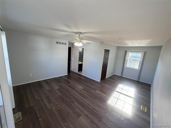 Building Photo - 20923 W Glen Haven Cir