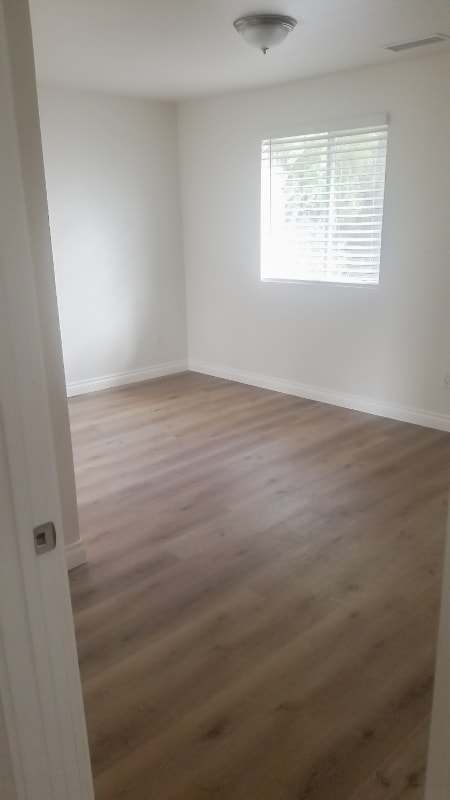 Building Photo - 812 N Main St