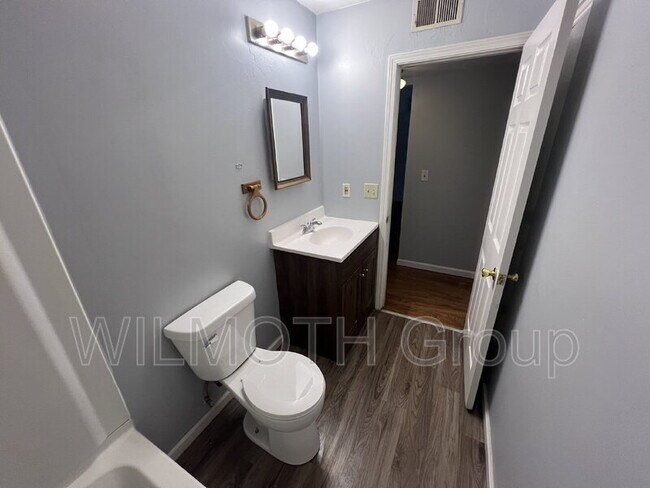 Building Photo - 1316 Millerwood Dr