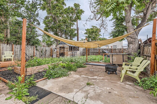 Building Photo - 4543 Columbine St