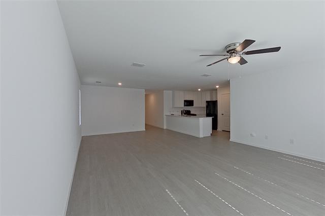 Building Photo - 827 Ponderosa Ln