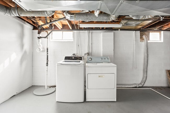 Building Photo - 2307 E 65th St