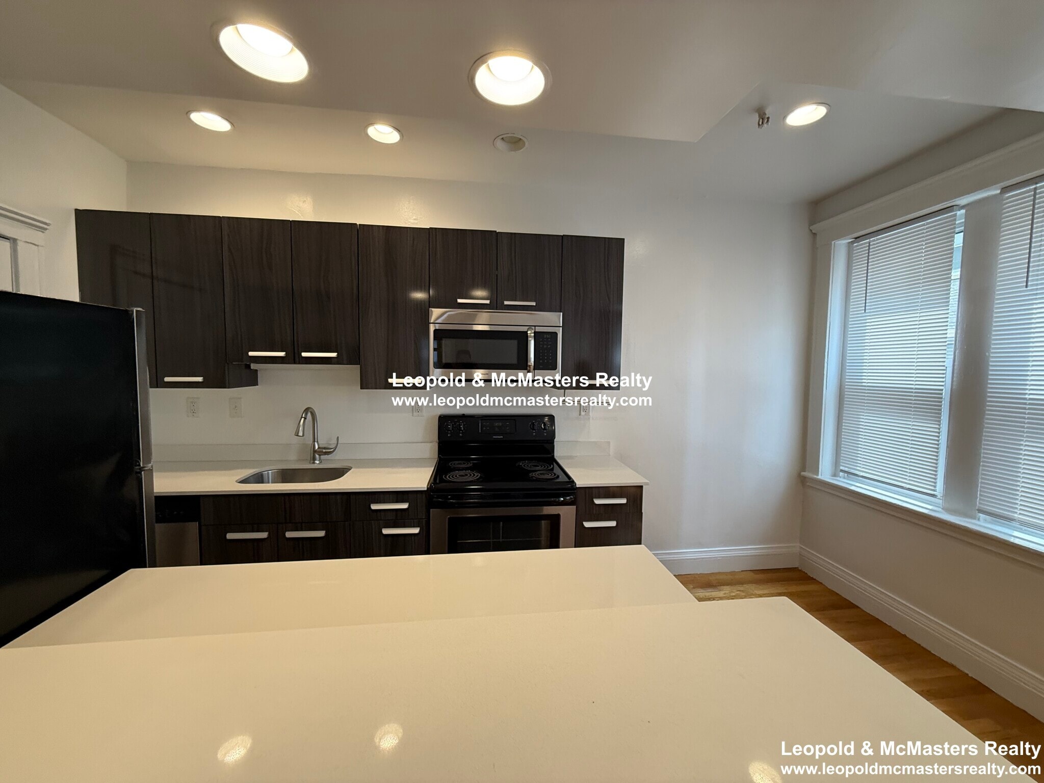 Building Photo - 15 Park Dr