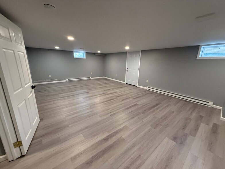 Building Photo - 859 NY-50