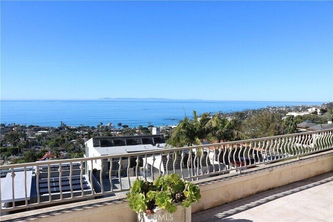 Building Photo - 1060 Skyline Dr